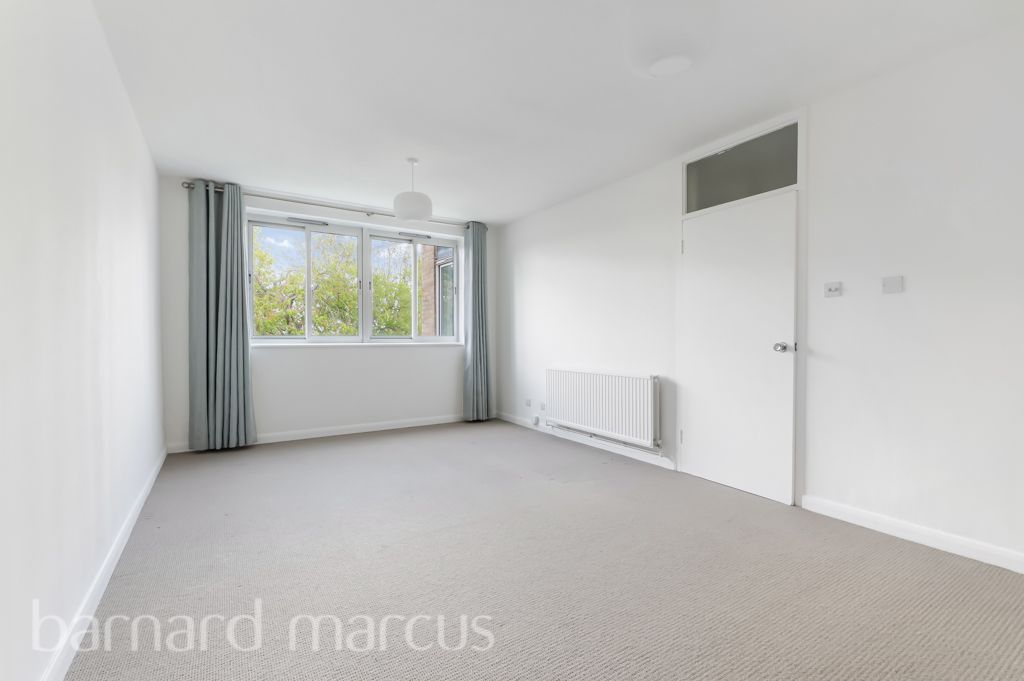 Property photo 3 of 9 Living Room