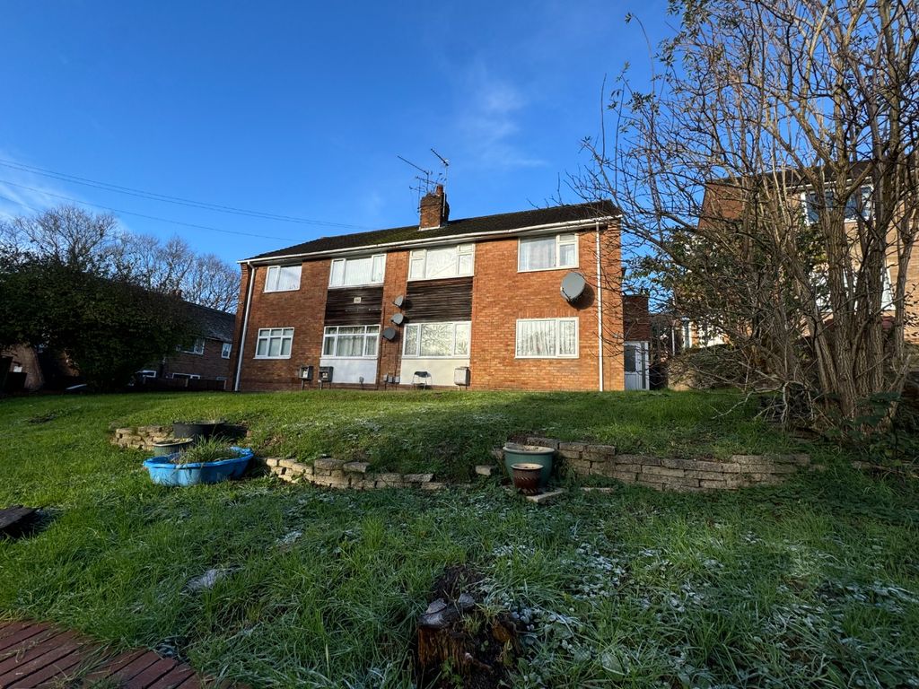 Property photo 1 of 7 3818640