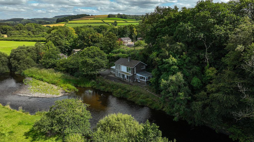 Property photo 1 of 36