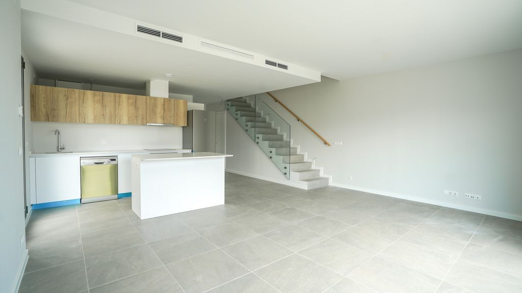 Property photo 3 of 44 Photo 2