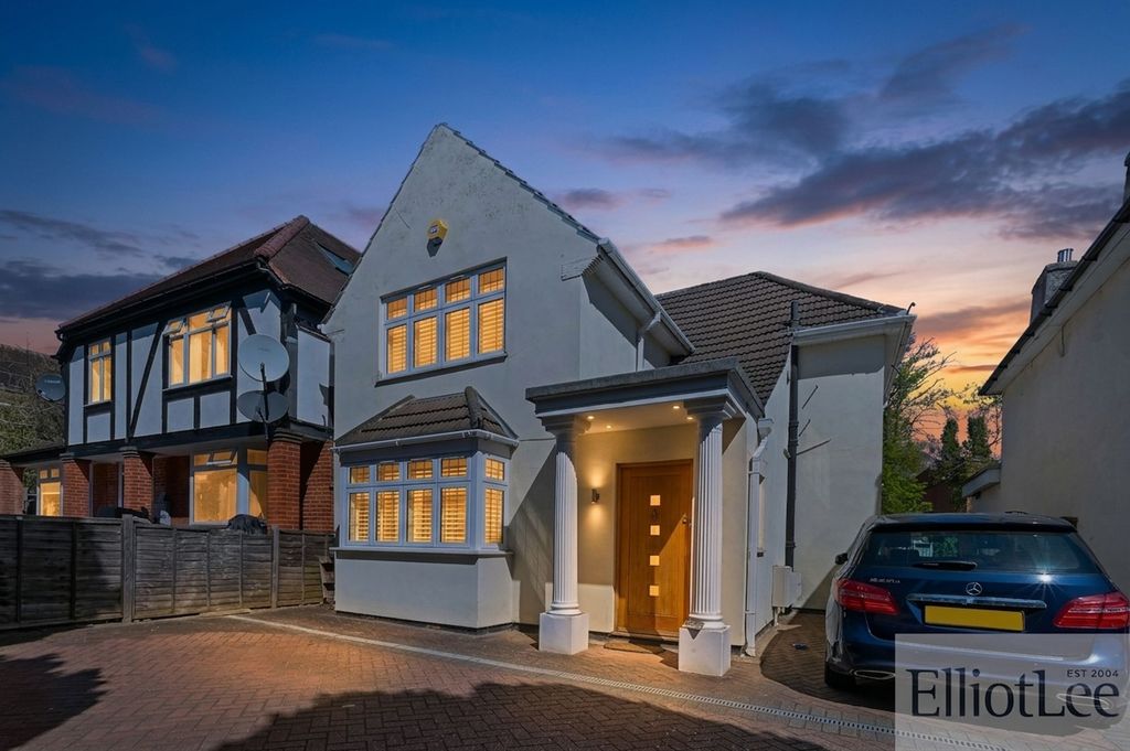 Property photo 1 of 9