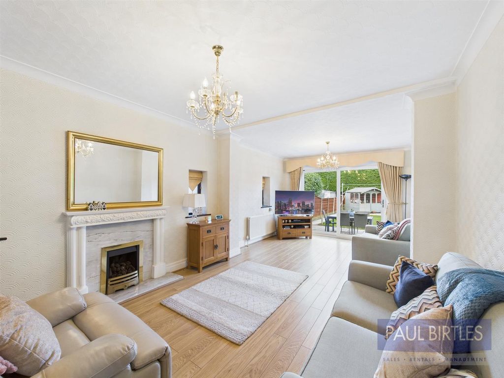 Property photo 3 of 32 Cam04378G0-Pr0245-Still007.Jpg