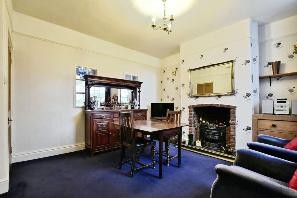 Property photo 3 of 17 Photo