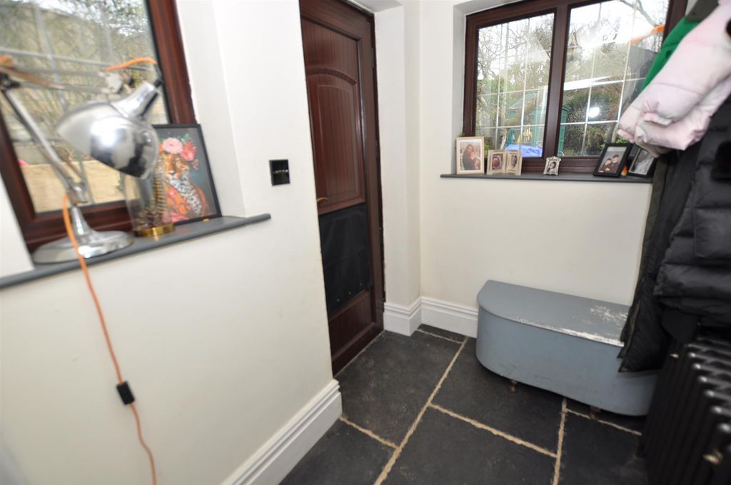 Property photo 3 of 22 Entrance