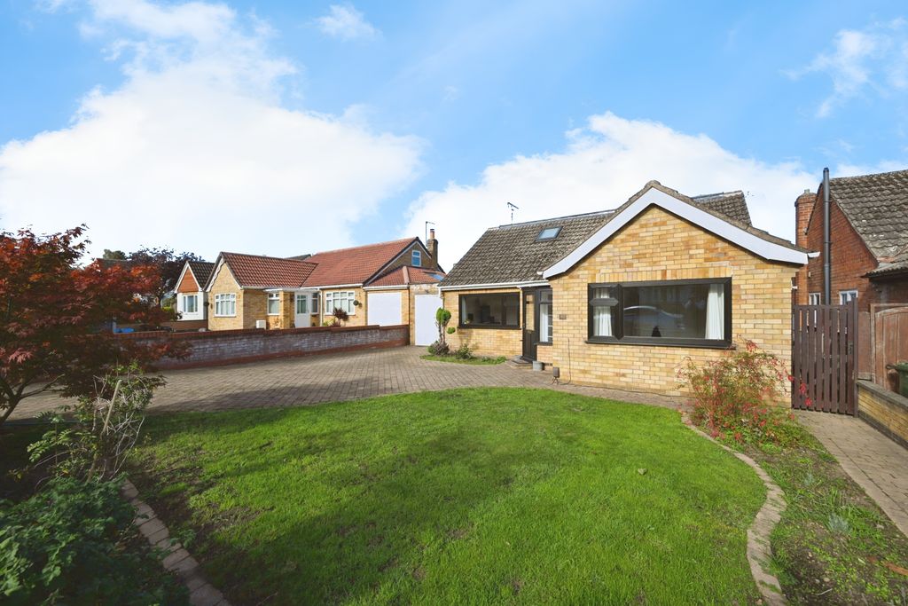 Property photo 2 of 24