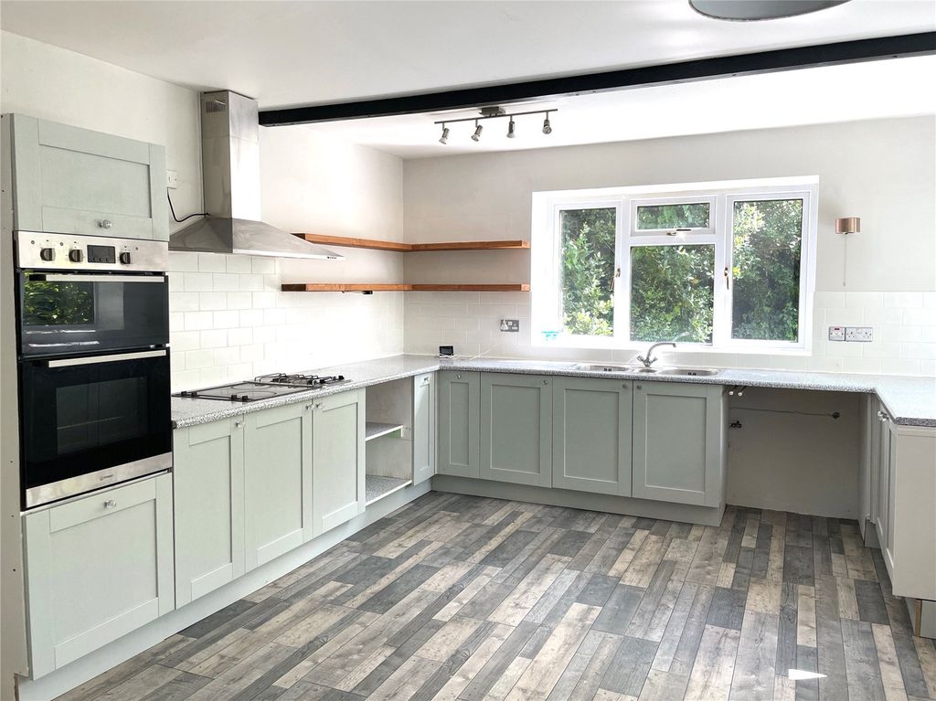 Property photo 2 of 16 Picture No. 20