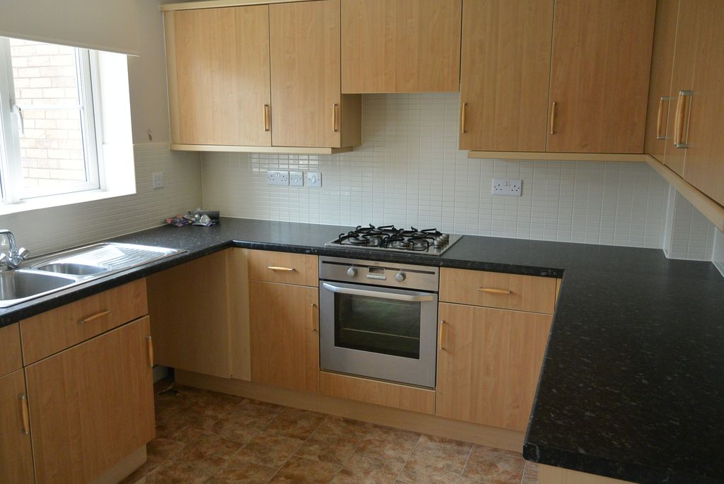 Property photo 3 of 5 Kitchen