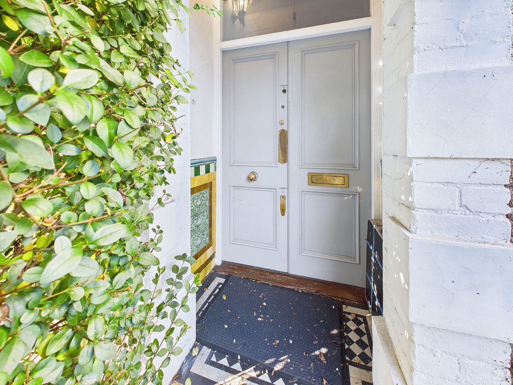 Property photo 2 of 26