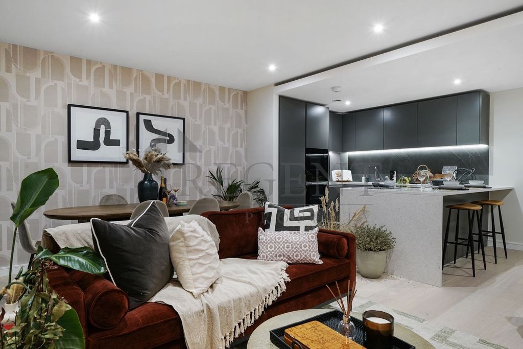 Property photo 3 of 18 Open Plan