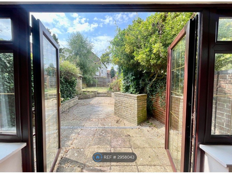 Property photo 3 of 16