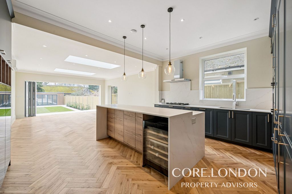 Property photo 1 of 24