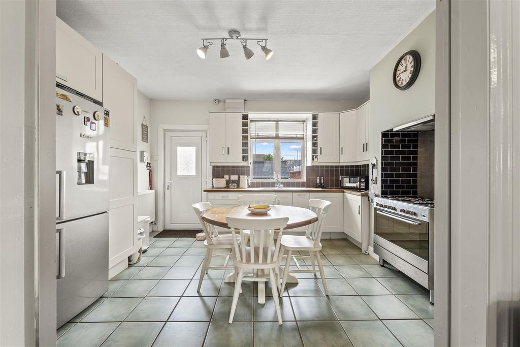 Property photo 1 of 18 P1112462.Jpg