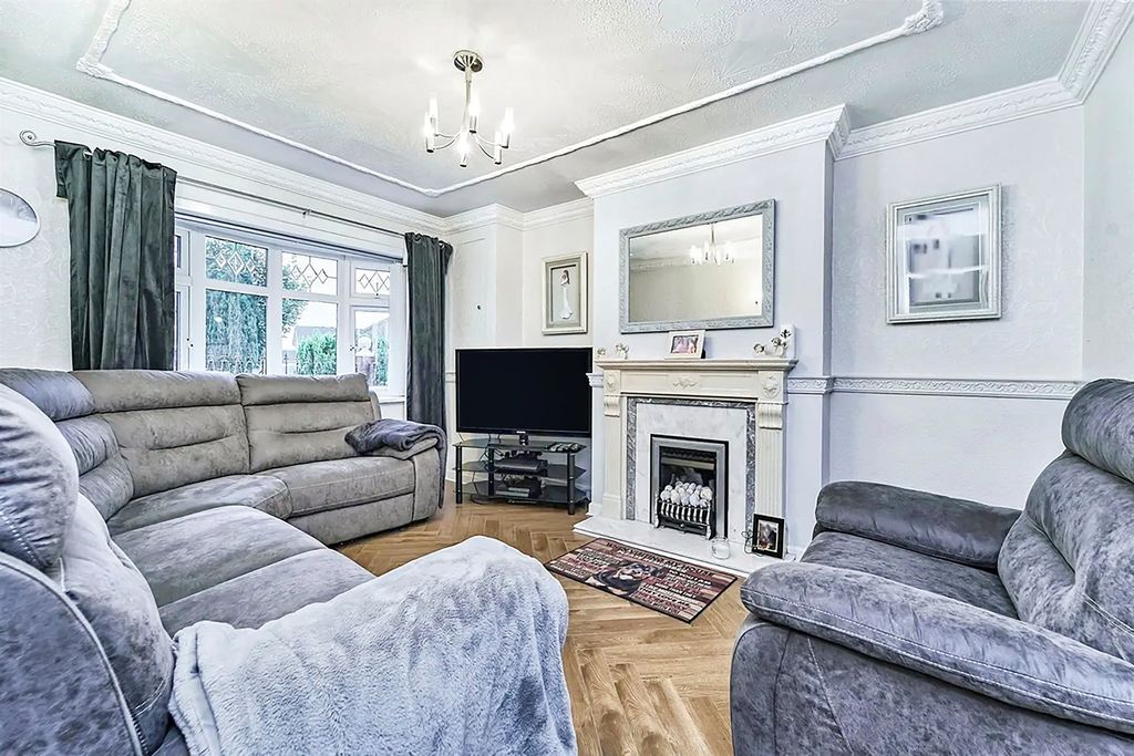 Property photo 3 of 21