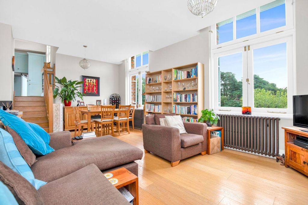 Property photo 3 of 27