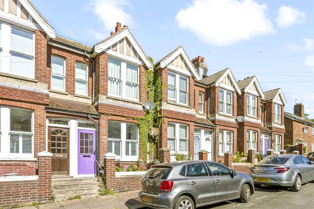 Property photo 1 of 13 Tillstone Street_41-014.Jpg