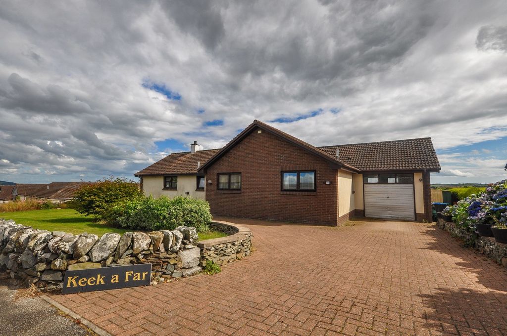 Property photo 1 of 32