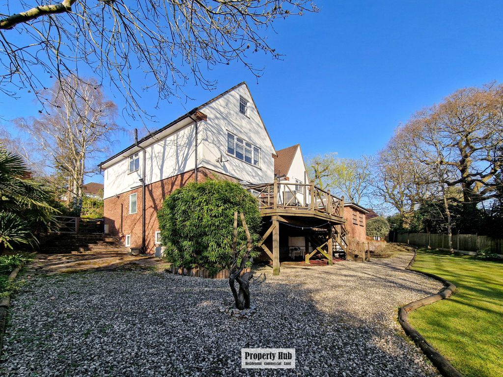 Property photo 2 of 33