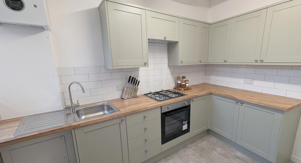 Property photo 2 of 10 Kitchen.Png