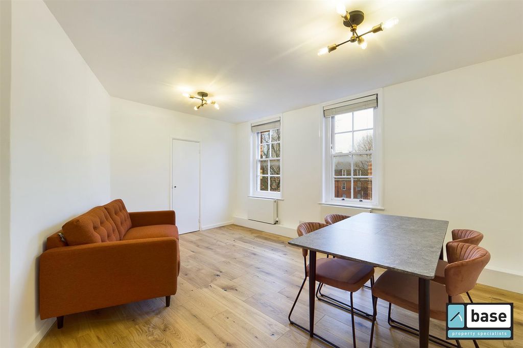 Property photo 1 of 12 Living Room