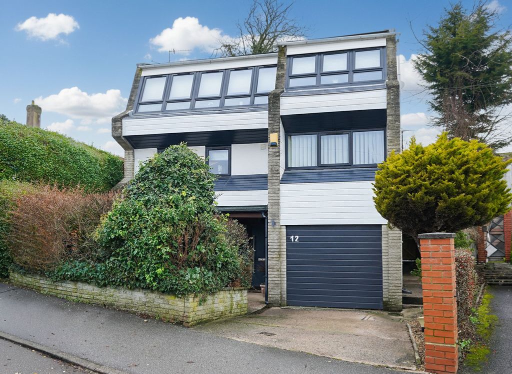 Property photo 3 of 18