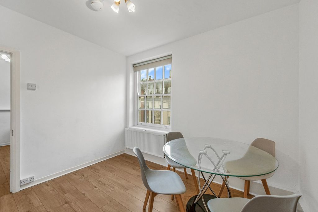 Property photo 2 of 11 Picture No. 28