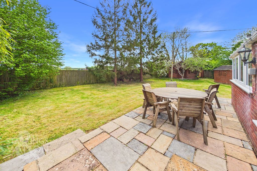 Property photo 2 of 27