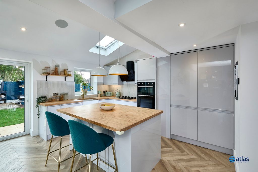 Property photo 3 of 17 Kitchen/Living Area