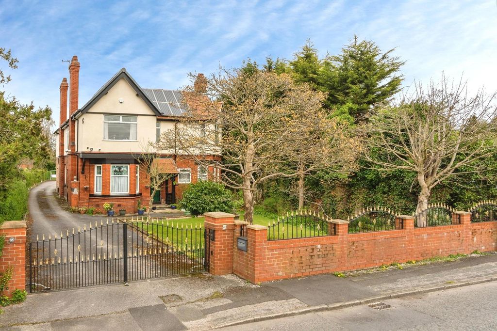 Property photo 1 of 19 Pbox-Img.Jpg