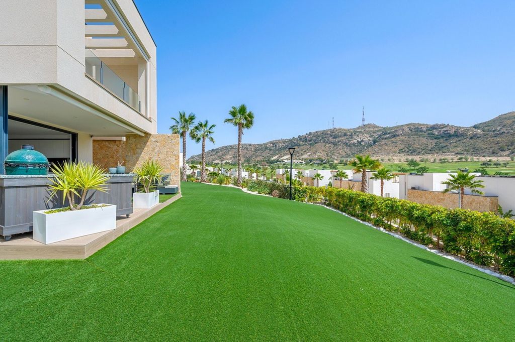 Property photo 2 of 42