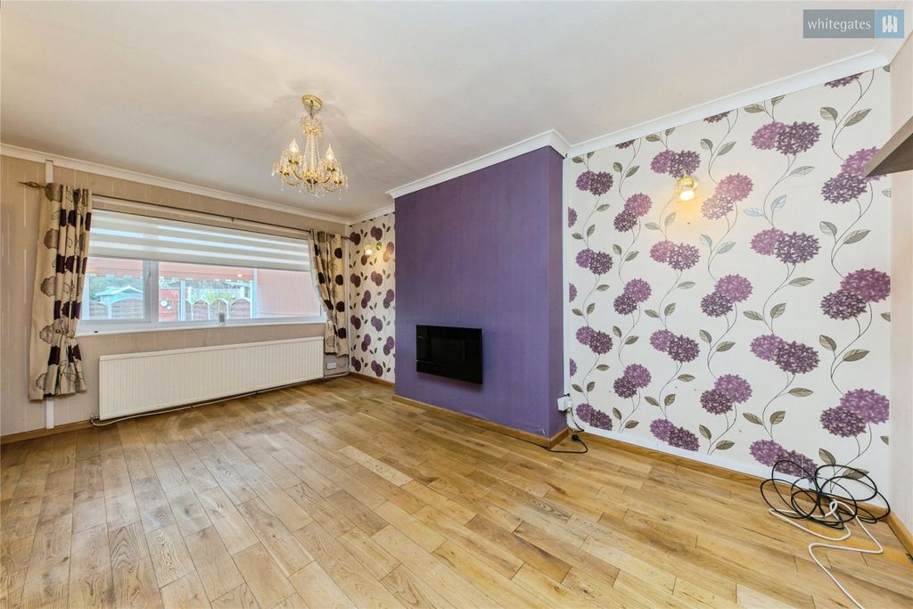 Property photo 2 of 16 Picture No. 12