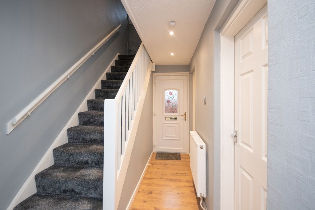 Property photo 2 of 15 Hallway