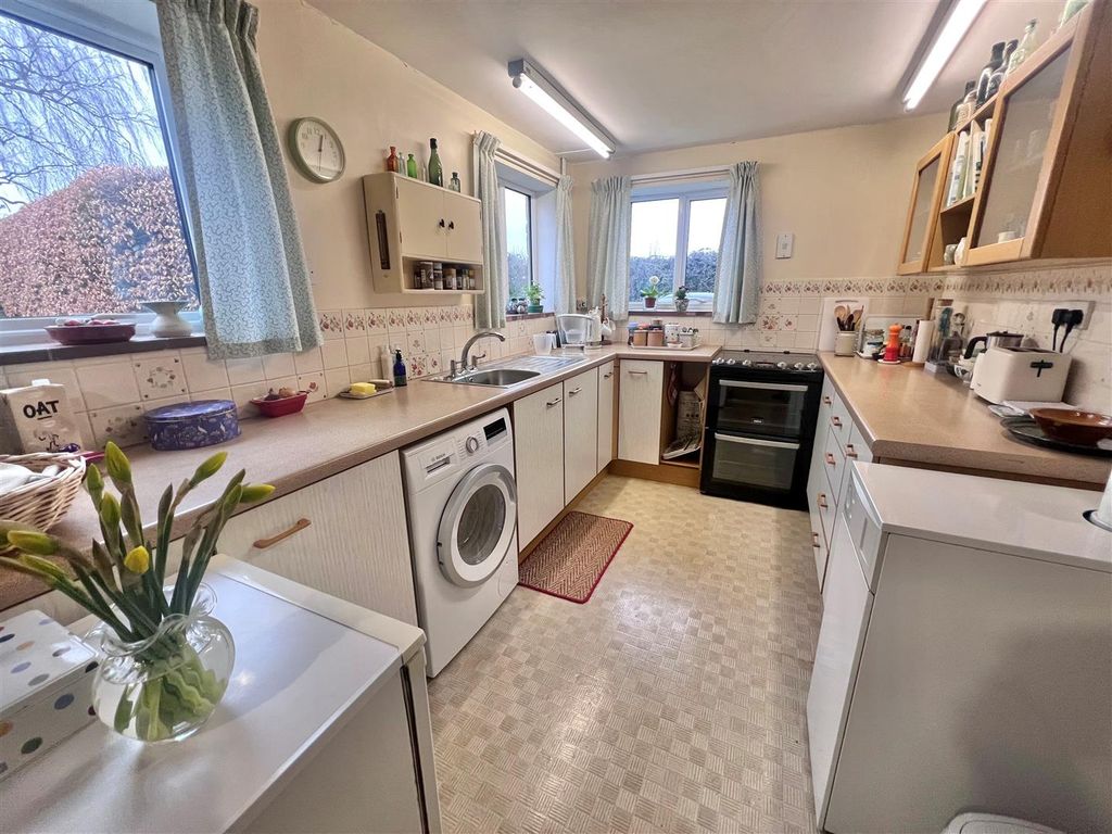 Property photo 3 of 17 New Kitchen Pic.Jpg