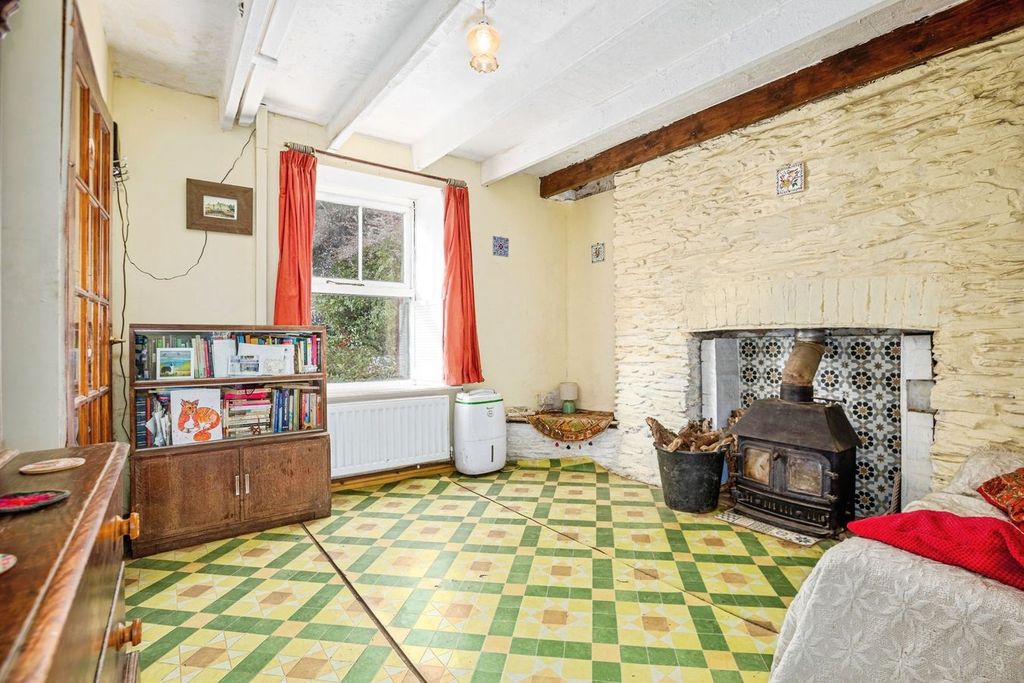 Property photo 2 of 20