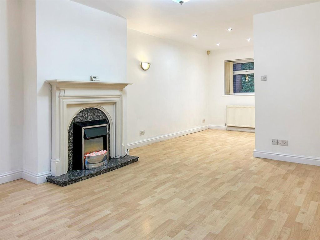 Property photo 2 of 15 Living / Dining Room: