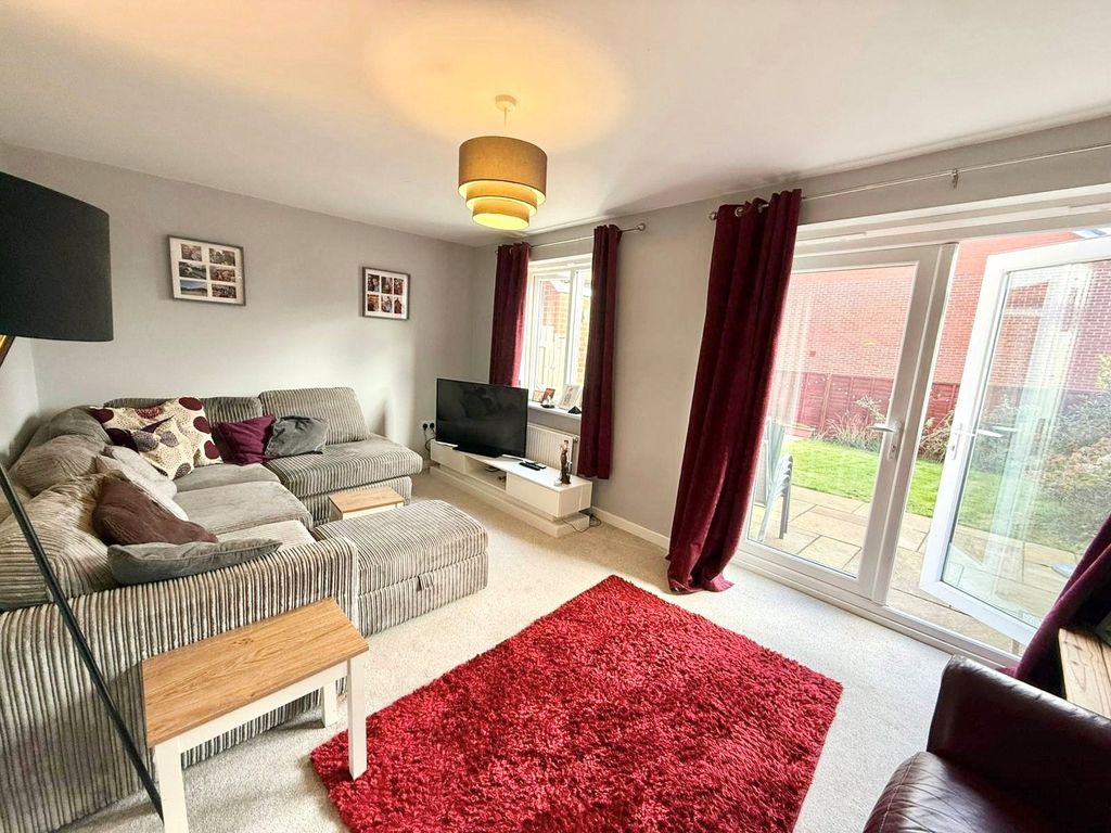 Property photo 2 of 16 Picture No. 13