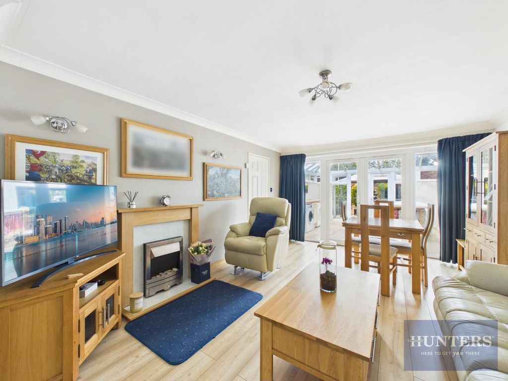 Property photo 3 of 21 Living/Dining Room