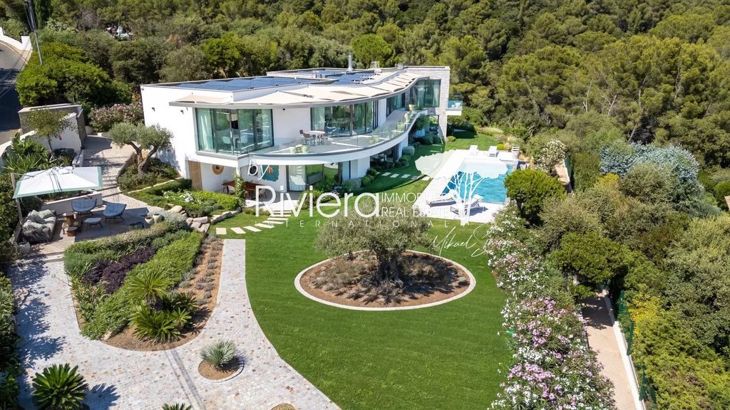 Property photo 1 of 29 Contemporary Property Of Exceptional Quality! Sea View! Beaches Within Walking Distance!