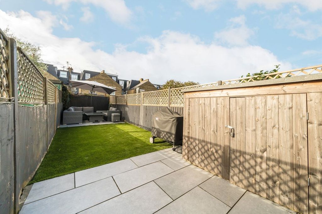 Property photo 3 of 8