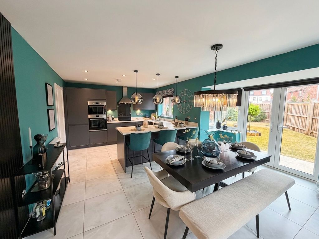 Property photo 3 of 15 Kitchen/ Dining Room