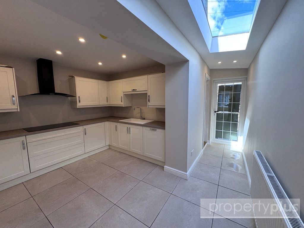 Property photo 3 of 16 Picture No. 14