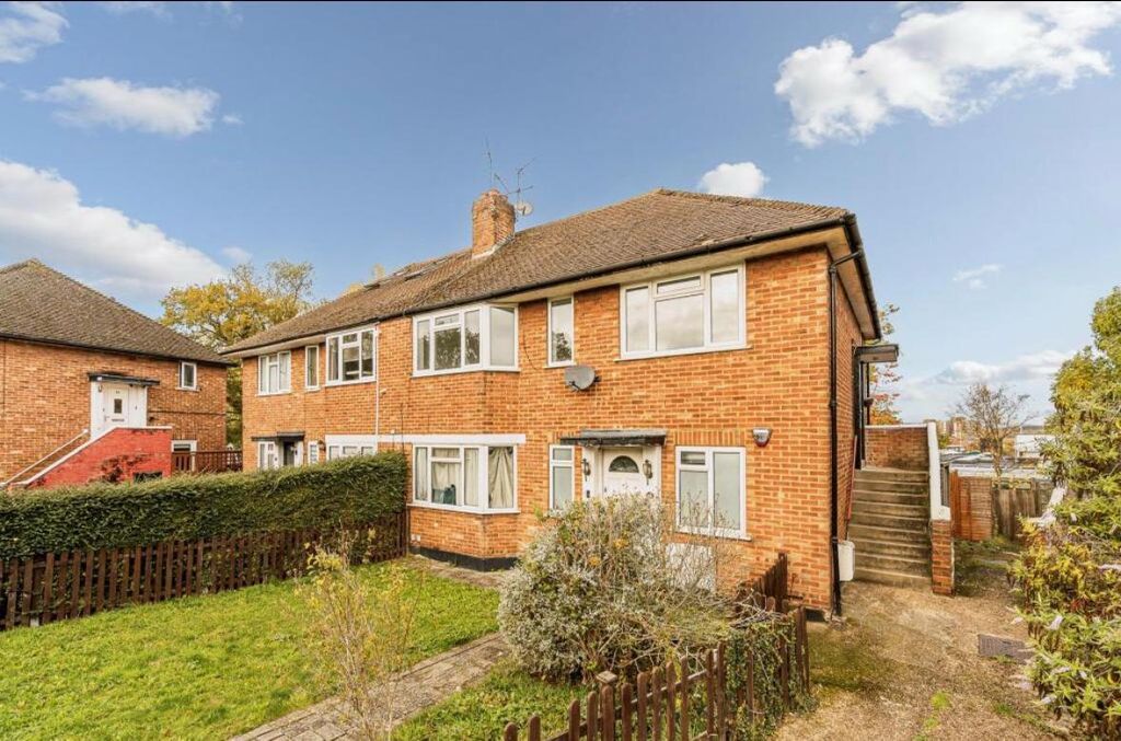 Property photo 1 of 8 Front (Exterior)