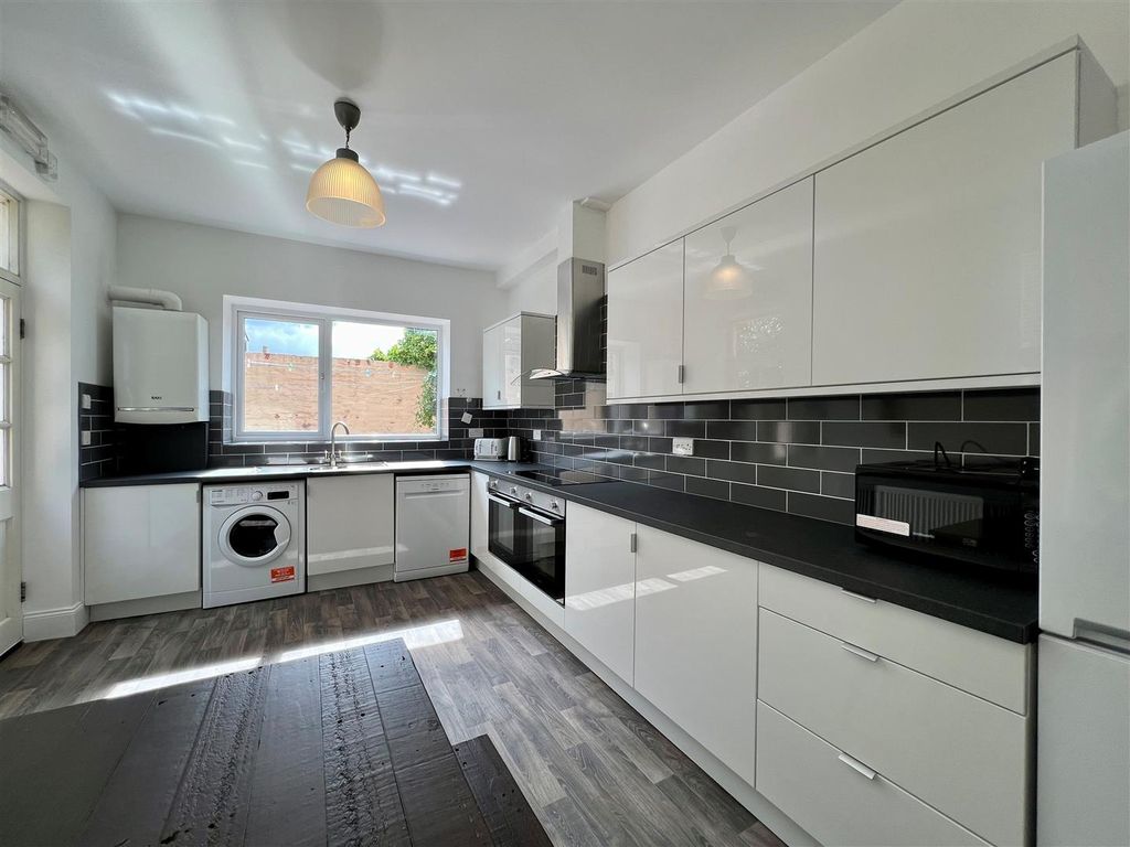 Property photo 1 of 8 203 Or.Jpg