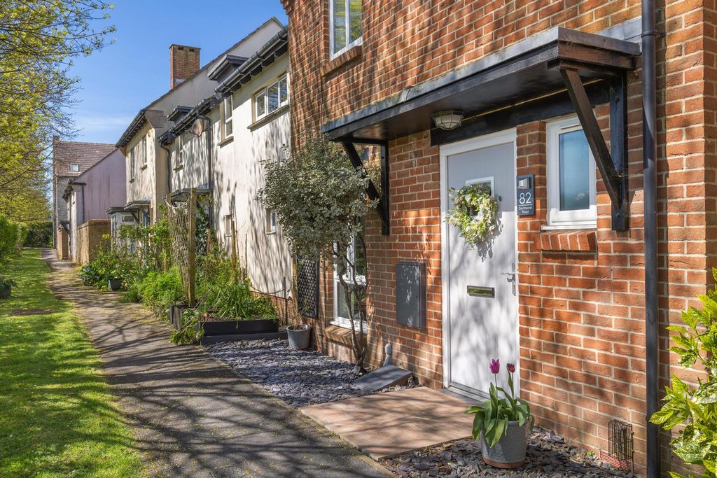 Property photo 2 of 20