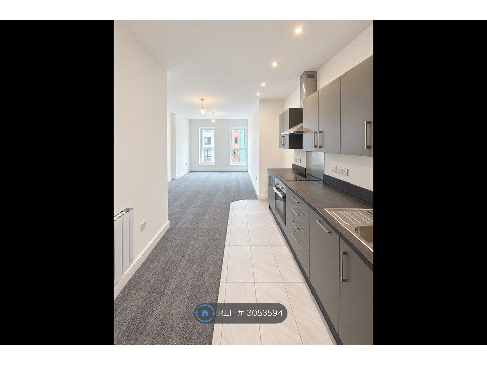 Property photo 3 of 9 Kitchen Lounge