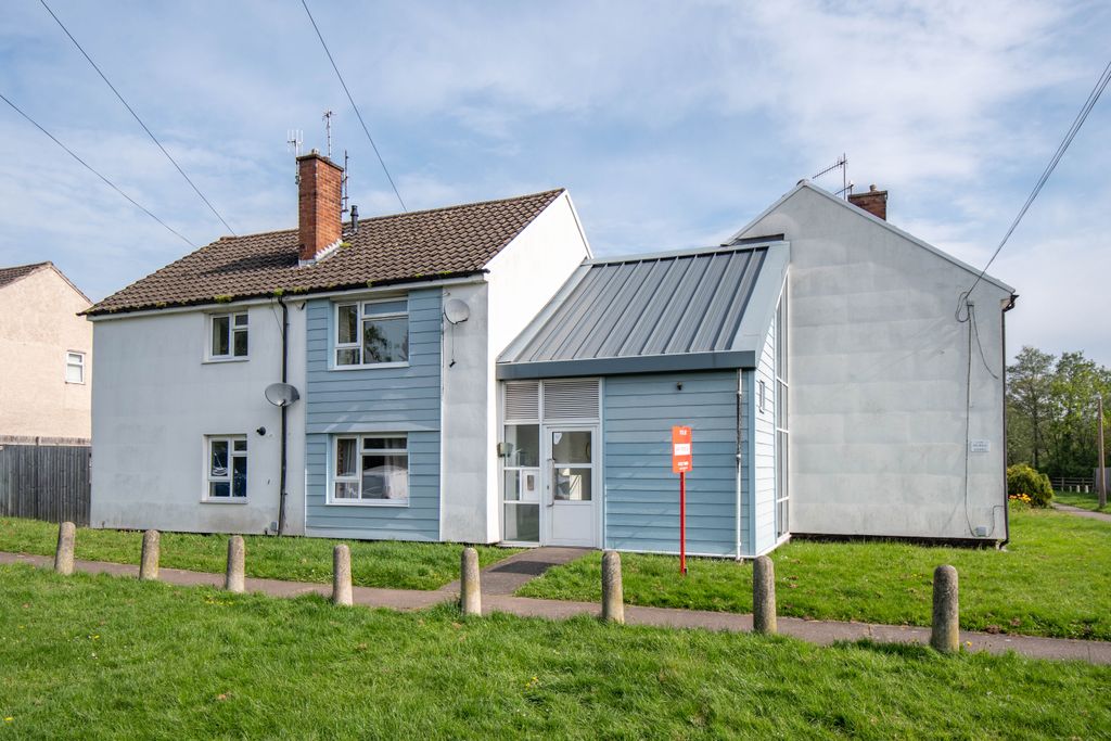 Property photo 1 of 8 Photo 2