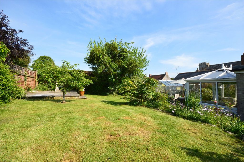 Property photo 2 of 31 Picture No. 50