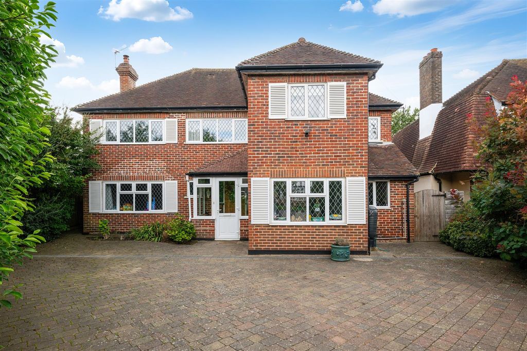 Property photo 1 of 29 Downs Wood, 72- (3).Jpg