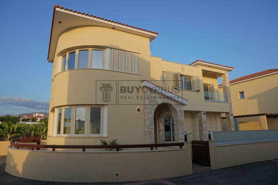 Property photo 1 of 59