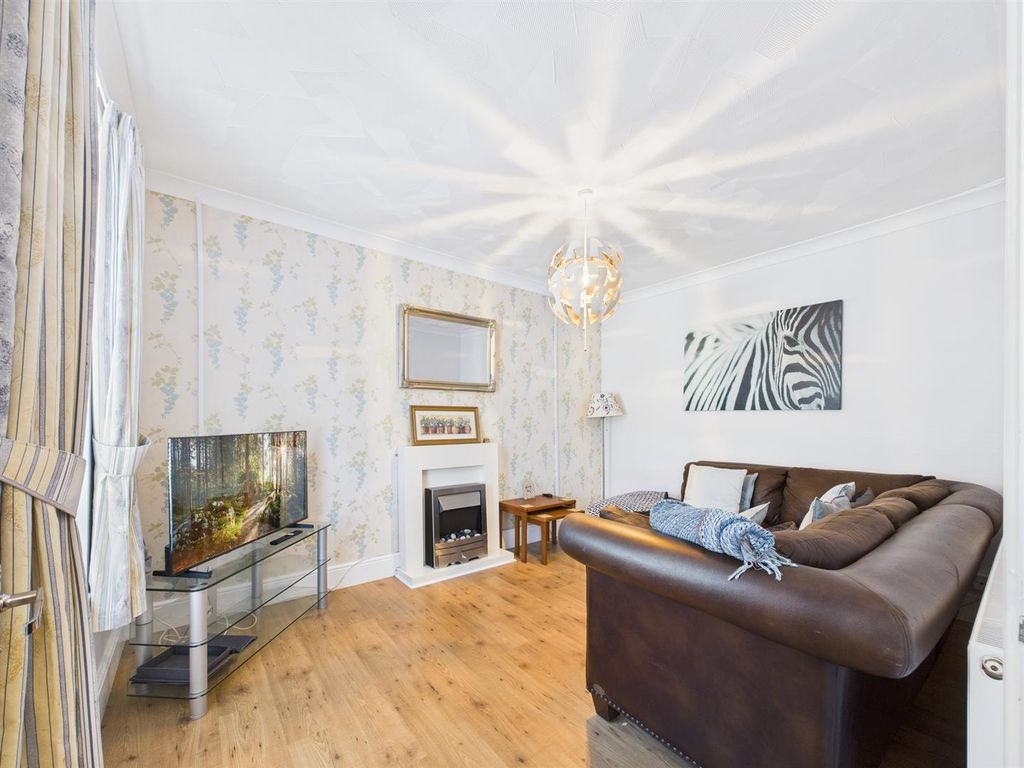 Property photo 3 of 16 Cam04045G0-Pr0047-Still006.Jpg