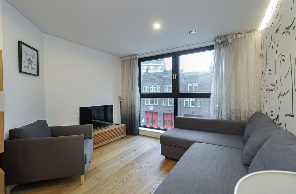 Property photo 2 of 18 Picture No. 12